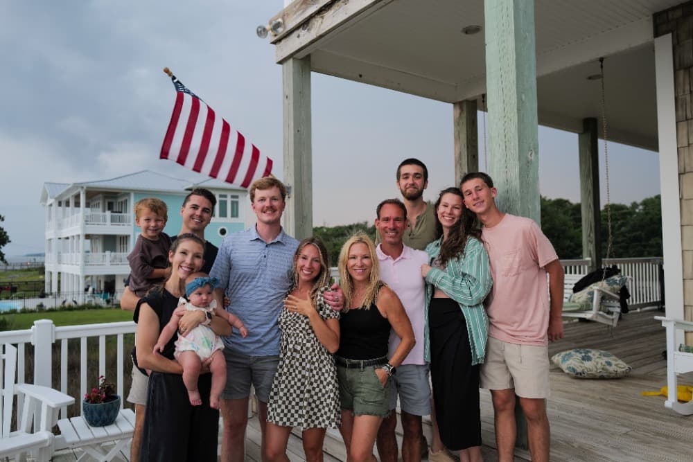 Linda with her family